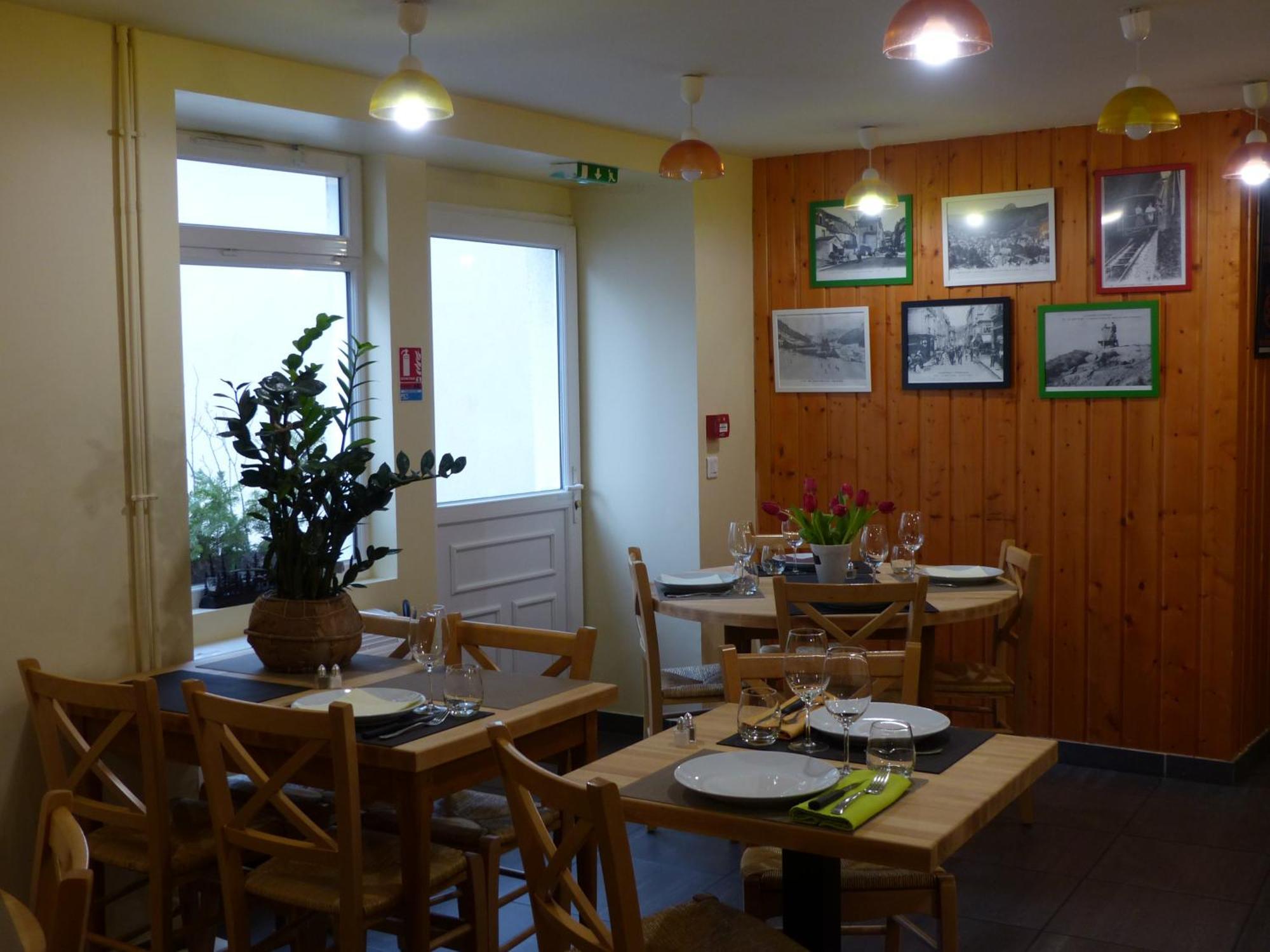 Hotel Le Progres Dorlotel เลอมงต์-ดอร์ ภายนอก รูปภาพ